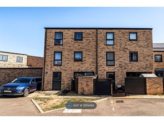 5 Bedroom Terraced House To Rent In Ansel Adams Way, Harrow, HA2