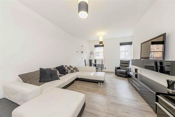 2 Bedroom Flat To Rent In Cleveland Street, London, W1T