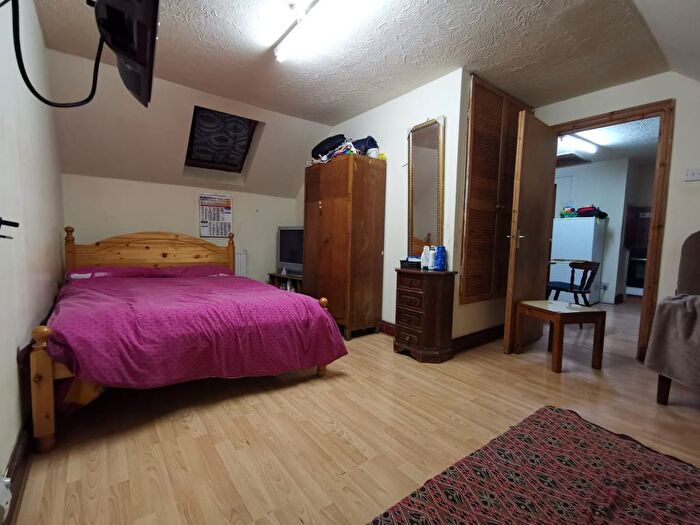 Studio To Rent In Bath Road, Hounslow, TW3