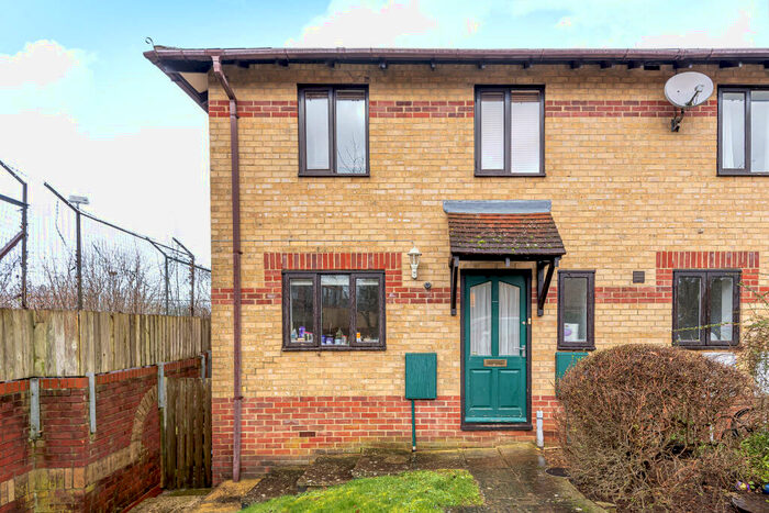 3 Bedroom End Of Terrace House To Rent In Ablett Close, East Oxford, OX4