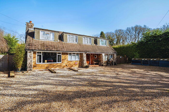4 Bedroom Detached House For Sale In Old School Road Hook, RG27