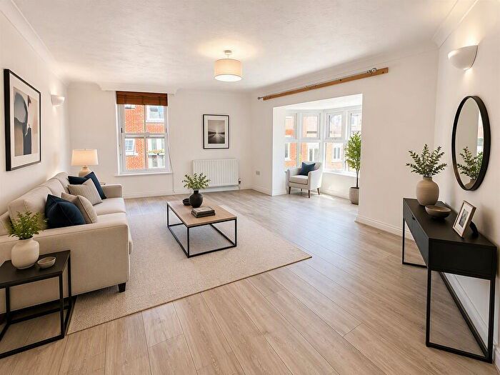 2 Bedroom Flat For Sale In Riverside Place, Fordingbridge, SP6