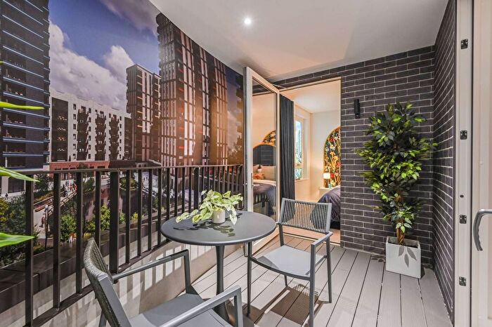 2 Bedroom Flat For Sale In Dagenham Green, Dagenham, RM9