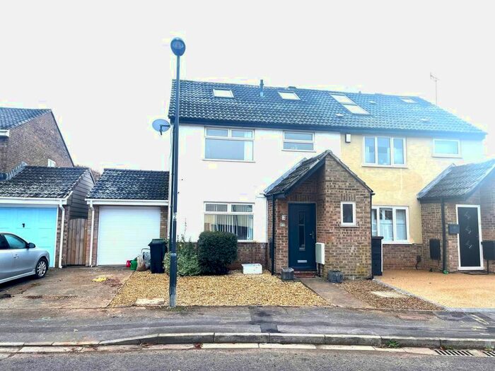 4 Bedroom Property To Rent In Oak Close, Yate, Bristol, BS37