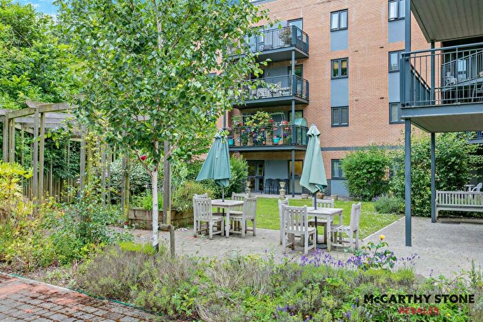 2 Bedroom Apartment For Sale In Pinnoc Mews Bakers Way, Exeter, Devon, EX4