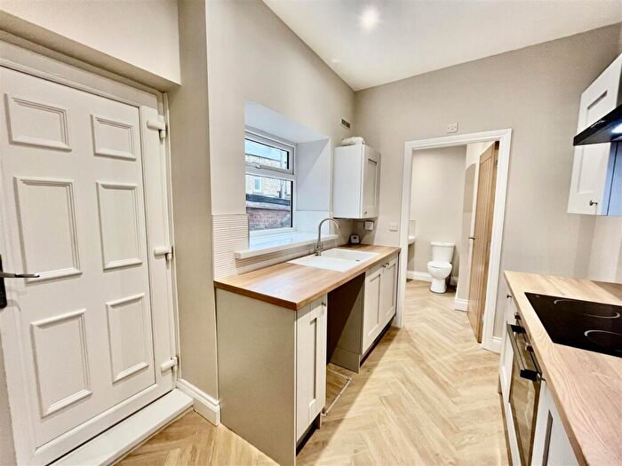 1 Bedroom Flat To Rent In Kells Lane, Gateshead, NE9