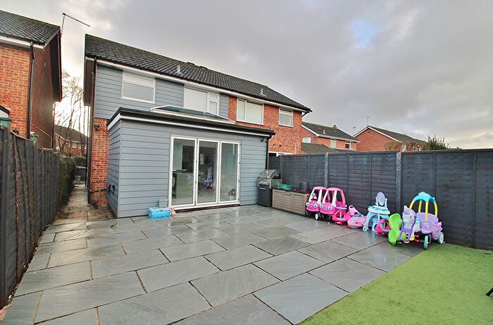 3 Bedroom Semi-Detached House For Sale In Yew Tree Gardens, Denmead, PO7