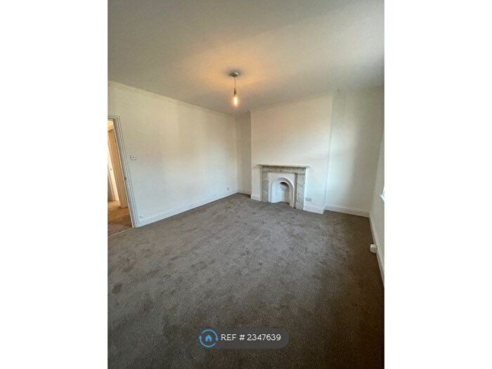 2 Bedroom Flat To Rent In Camden Road, Tunbridge Wells, TN1