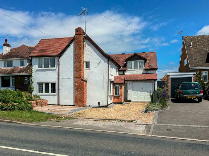 4 Bedroom Detached House To Rent In Evesham Road, Astwood Bank, Redditch, B96