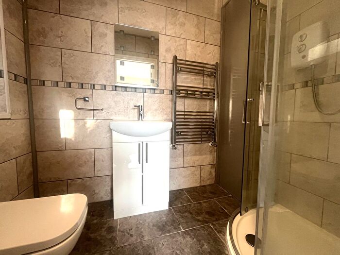 5 Bedroom Semi-Detached House To Rent In Harwood Avenue, Bromley, Kent, BR1