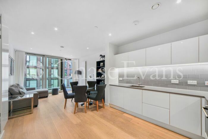 2 Bedroom Flat To Rent In Admiralty Avenue, Docklands, London, E16