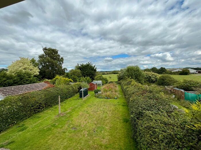 3 Bedroom Semi-Detached House For Sale In Park View, Legsby, LN8