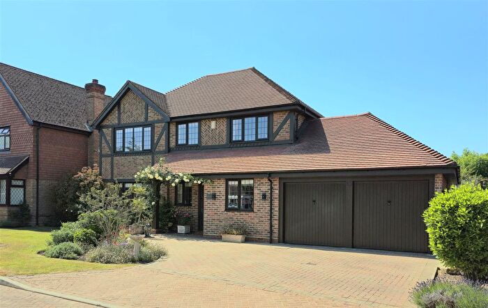 4 Bedroom Property For Sale In Ripley Way, Epsom, KT19