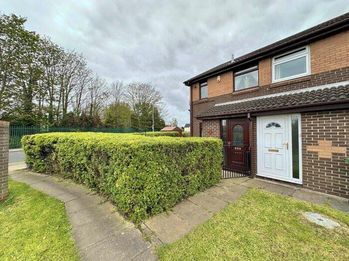 2 Bedroom End Of Terrace House To Rent In Waterside Drive, Grimsby, DN31