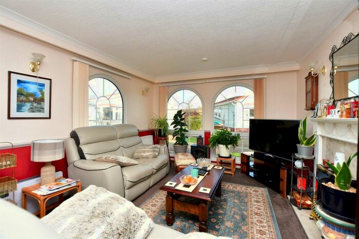 2 Bedroom Park Home For Sale In Seasalter Road, Graveney, Faversham, Kent, ME13