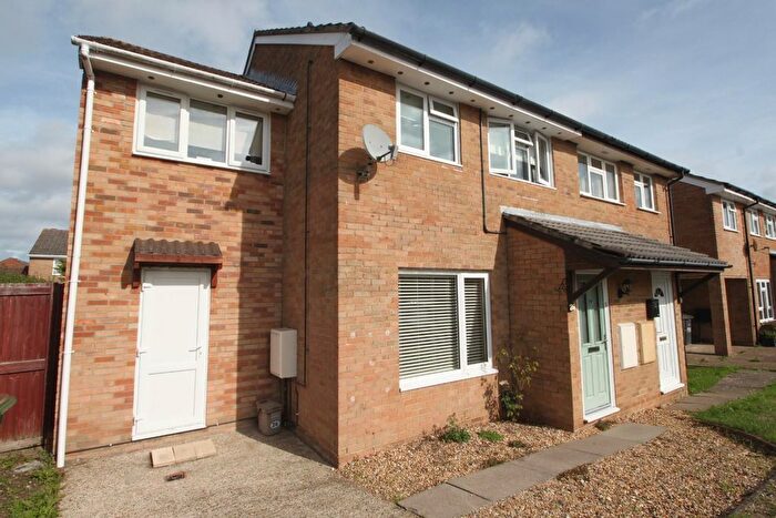 4 Bedroom Semi-Detached House For Sale In Chillerton, Netley Abbey, Southampton, SO31