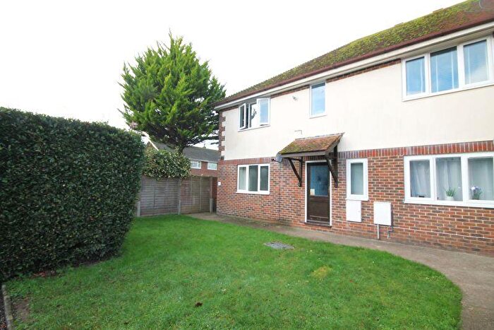 1 Bedroom Flat To Rent In Doric Close, Southbourne., PO10