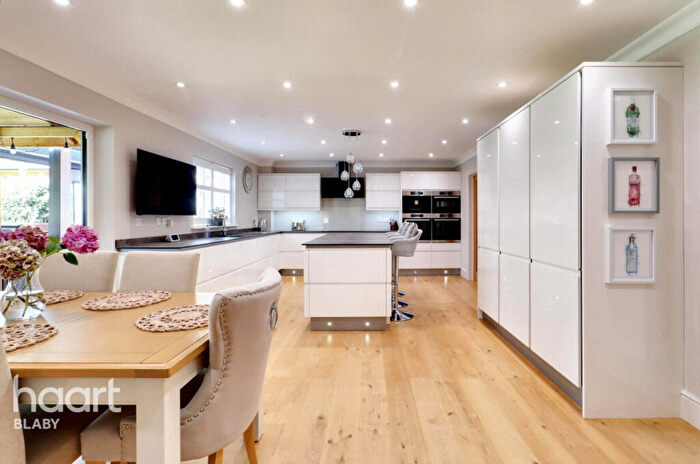 5 Bedroom Detached House For Sale In Martha Close, Leicester, LE8