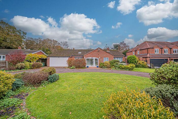 3 Bedroom Detached Bungalow For Sale In Browns Lane, Knowle, B93