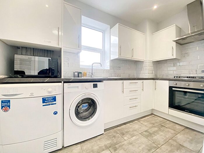 5 Bedroom Flat To Rent In Cowley Road, Uxbridge, UB8