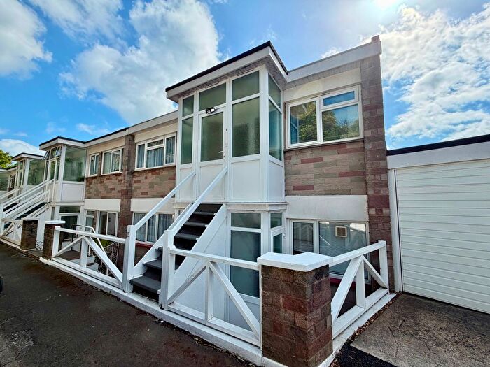 2 Bedroom Flat To Rent In Castle Circus Court, Torquay, TQ1
