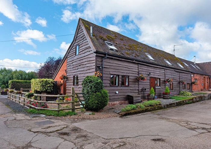 5 Bedroom Barn Conversion For Sale In Broughton Green, Droitwich, Worcestershire, WR9