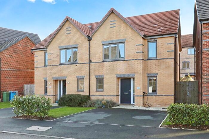 3 Bedroom Semi-Detached House For Sale In Snowdrop Gardens, Carlton-In-Lindrick, Worksop, S81