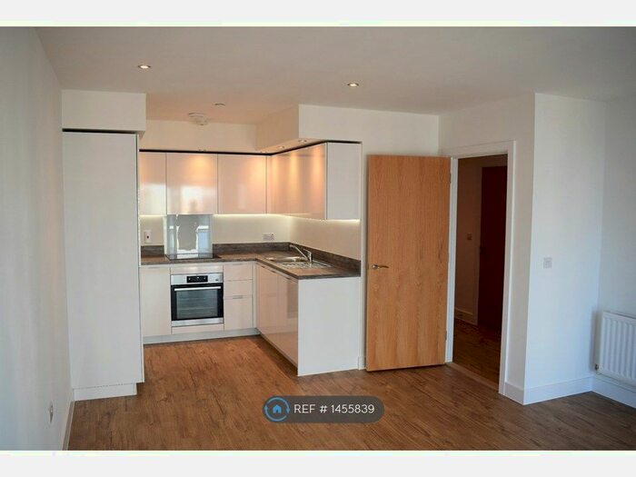 1 Bedroom Flat To Rent In Ellesmere Court, Luton, LU2