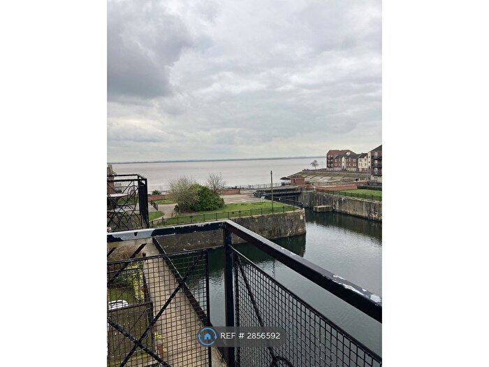 2 Bedroom Flat To Rent In Lock Keepers Court, Hull, HU9