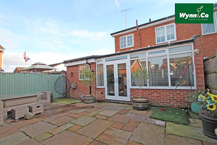 4 Bedroom Semi-Detached House For Sale In Langdale Avenue, Altofts, Normanton, WF6