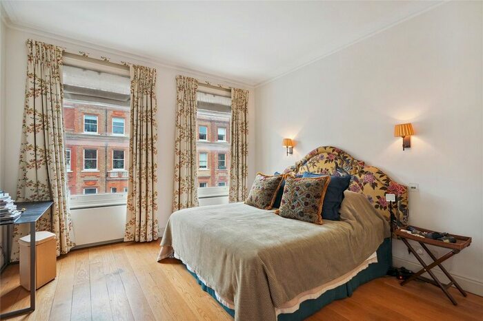 2 Bedroom Flat To Rent In Rosary Gardens, Gloucester Road, London, SW7