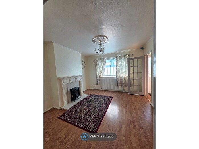 3 Bedroom Semi-Detached House To Rent In Austin St, Nottingham, NG6