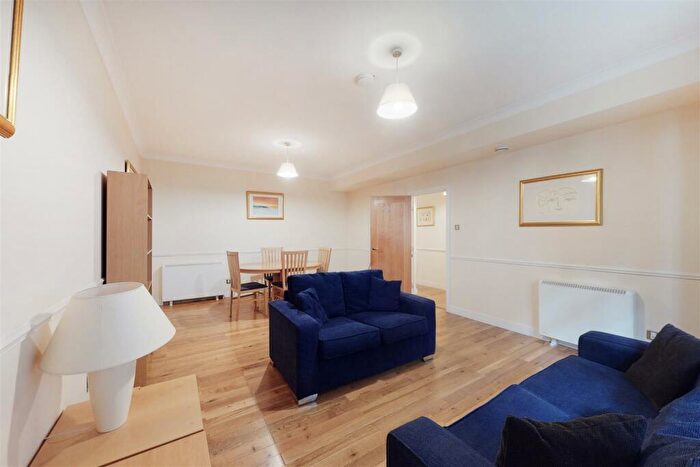 2 Bedroom Apartment To Rent In Globe View, High Timber Street, London, EC4V