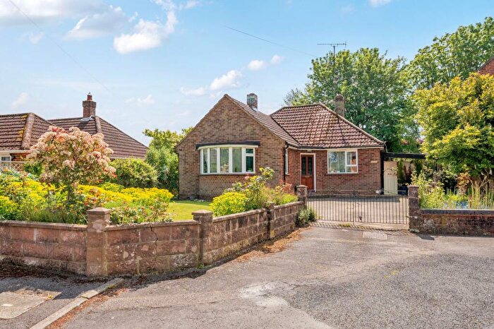 2 Bedroom Detached Bungalow For Sale In Orchard Road, Basingstoke, RG22