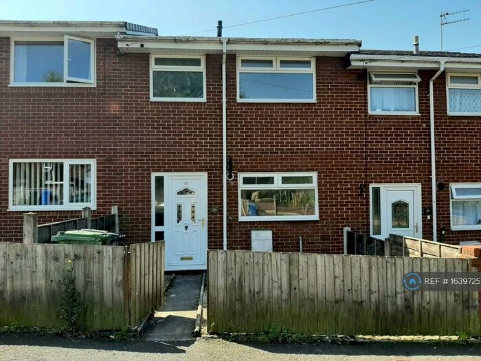 3 Bedroom Semi-Detached House To Rent In Cambridge Street, Stalybridge, SK15
