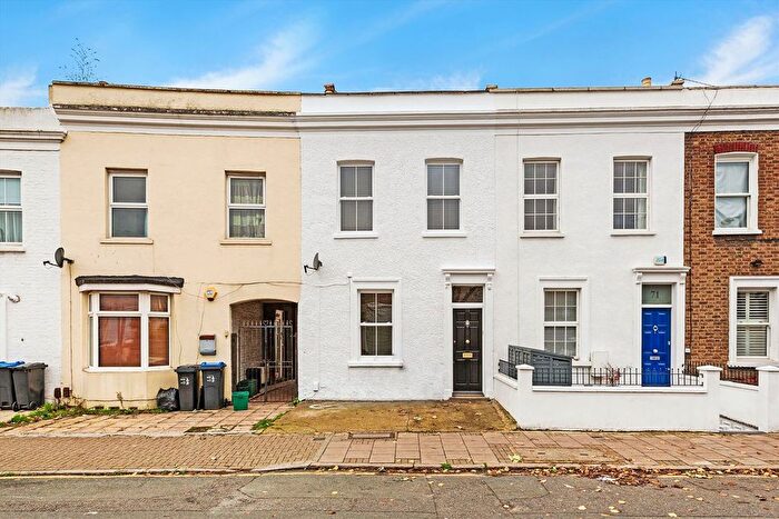 2 Bedroom Property To Rent In Hartfield Crescent, Wimbledon, SW19