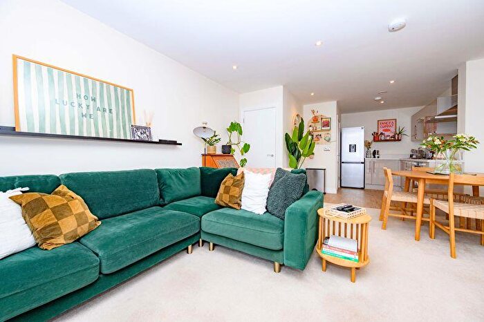 2 Bedroom Flat For Sale In Chrysler House, Bessemer Road, Welwyn Garden City, AL7