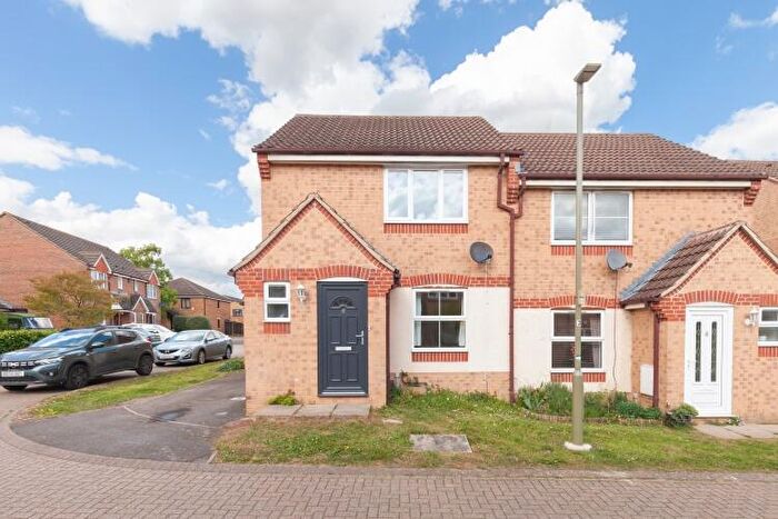 2 Bedroom Semi-Detached House To Rent In Swallow Close, Oxford, OX4
