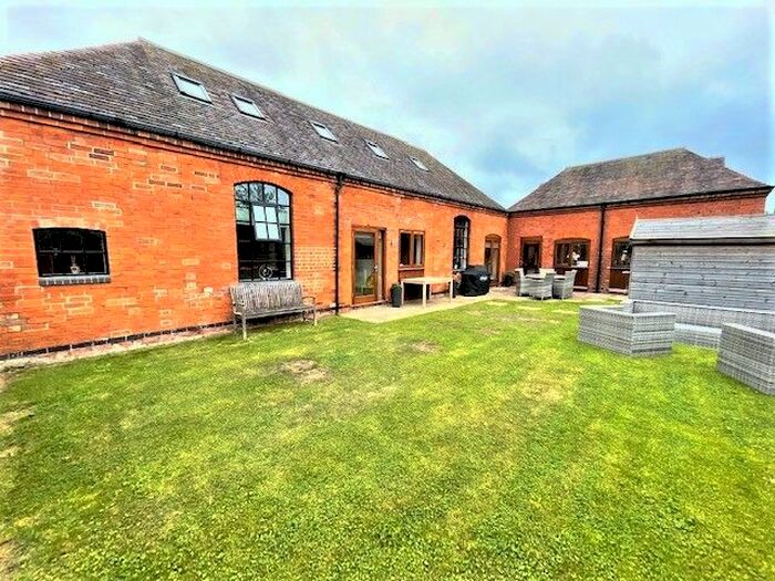 3 Bedroom Barn Conversion To Rent In Upper Skilts Court, Gorcott Hil, Beoley, B98