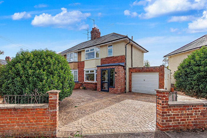 2 Bedroom Semi-Detached House For Sale In Cornwallis Road, Florence Park, OX4