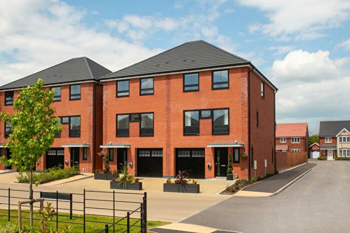 5 Bedroom Semi-Detached House For Sale In Thame, Oxfordshire, OX9