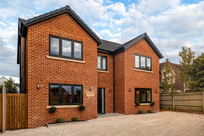 4 Bedroom Detached House For Sale In The Common, Winchmore Hill, Amersham, HP7