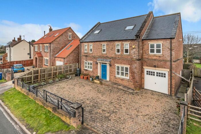 5 Bedroom Detached House For Sale In Hillam Road, Gateforth, Selby, YO8