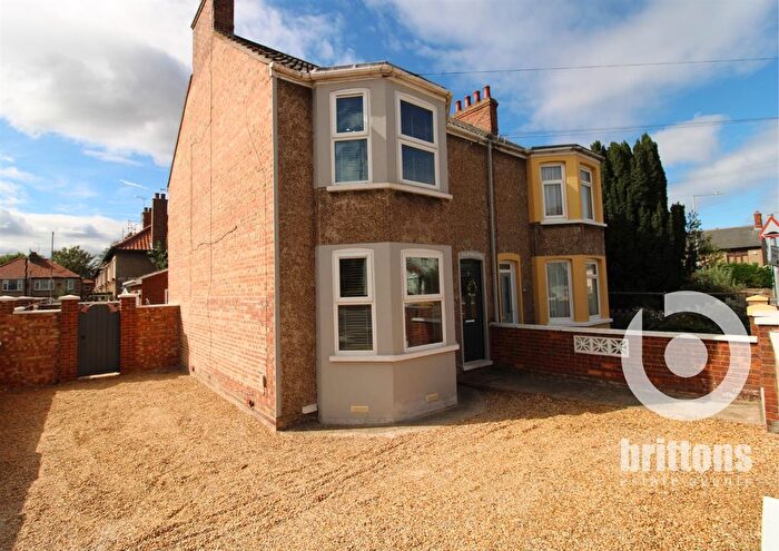 3 Bedroom Semi-Detached House For Sale In Loke Road, King's Lynn, PE30