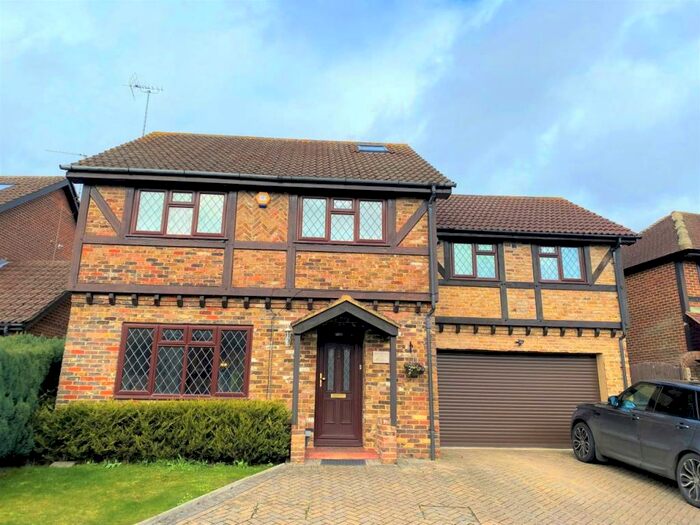 4 Bedroom House To Rent In Brockenhurst Road, Martins Heron, Bracknell, RG12