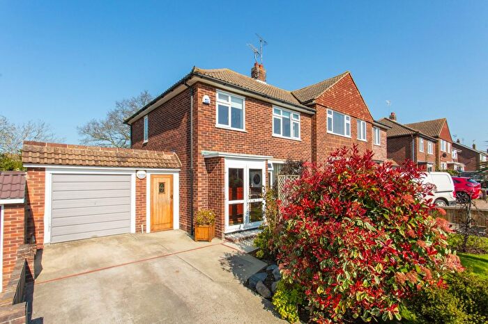 3 Bedroom Semi Detached House For Sale In Summerfield Avenue, Whitstable, Kent, CT5