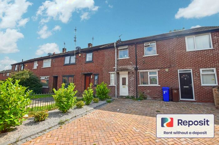 3 Bedroom Semi-Detached House To Rent In Aylesbury Close, Salford, M5