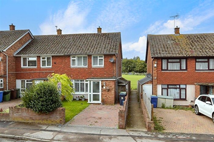 3 Bedroom End Of Terrace House For Sale In Orchard Drive, Newington, Sittingbourne, Kent, ME9