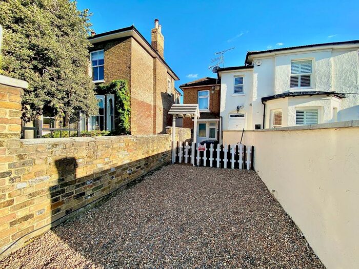 1 Bedroom Maisonette To Rent In New Wanstead, Wanstead, London, E11