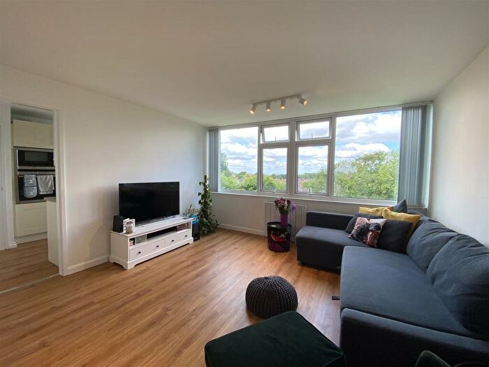 2 Bedroom Apartment To Rent In Eastmead Lane, Bristol, BS9